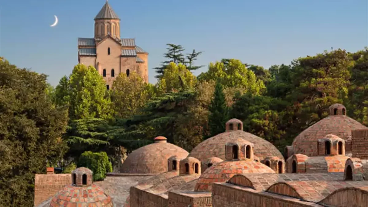 Tiflis'i gezdinimz mi?