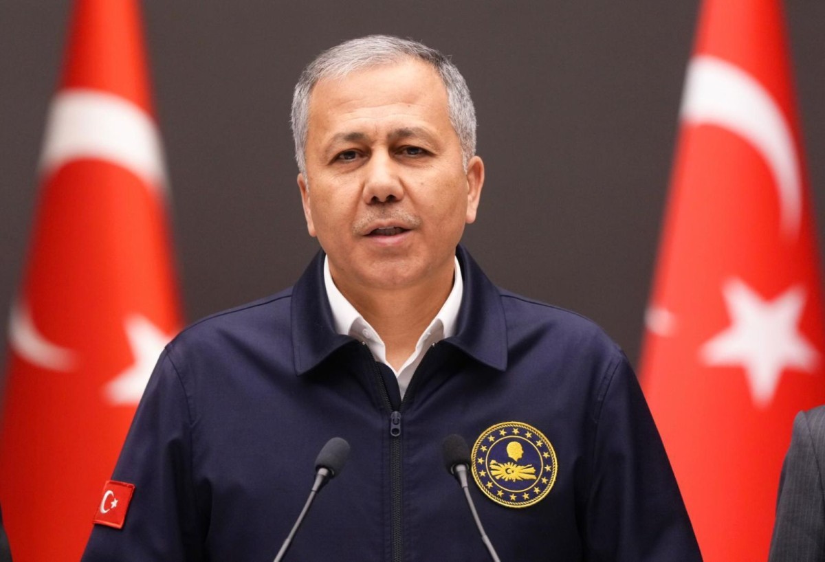 Bakan Yerlikaya: ‘Akan trafikte yarışa ve makas atmaya asla müsamaha göstermeyeceğiz’  - Videolu Haber